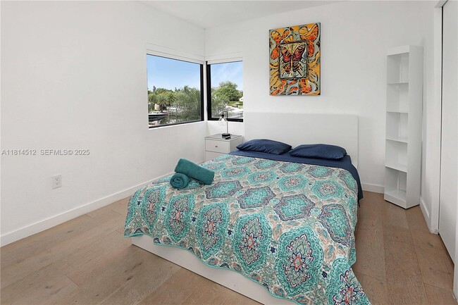 Building Photo - 1109 NE 89th St