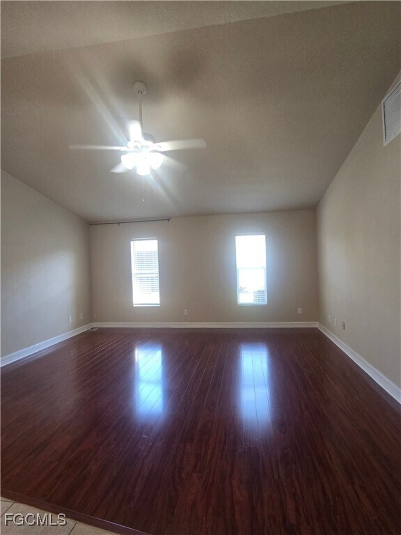 Building Photo - 137 SE 16th St