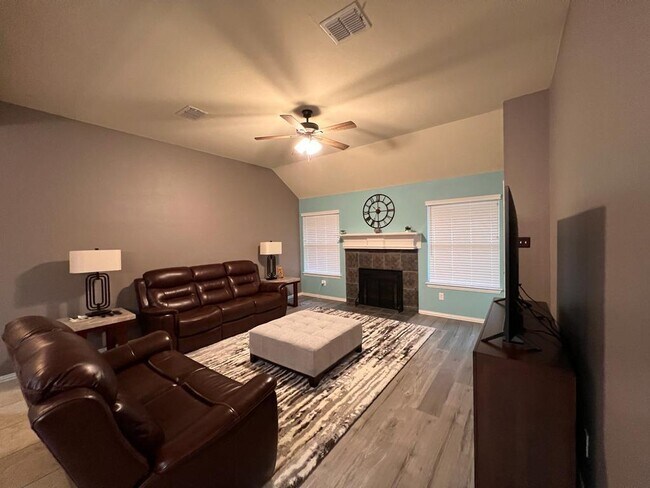 Building Photo - 3506 Nandina Dr