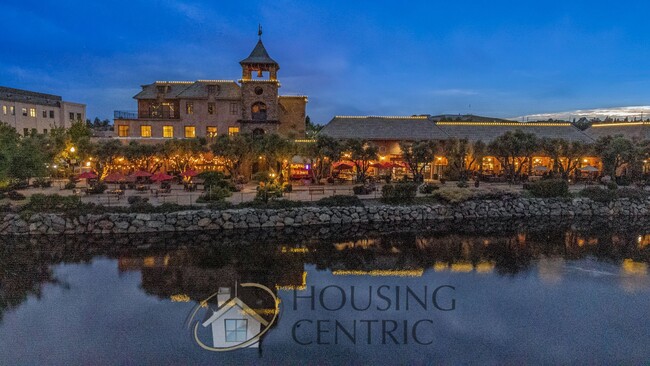 Building Photo - Stunning Executive Serrano Home with a Pool!