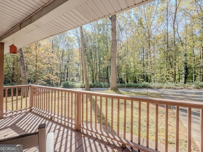 Building Photo - 580 Pineland Cir