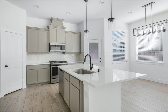 Building Photo - 12946 Rio Mariano Ln