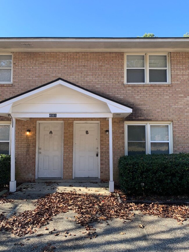 Primary Photo - Two bedroom Townhouse! (Shameika)