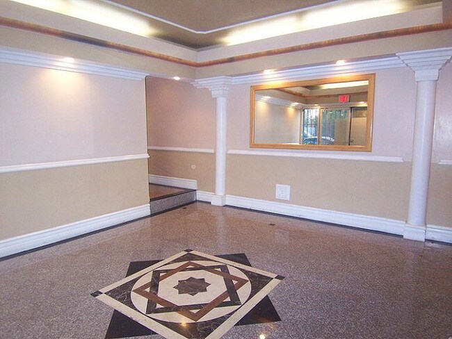 Lobby Photo - Villa Granada