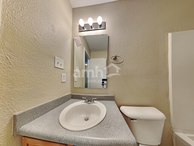 Building Photo - 5965 Porchester Pl