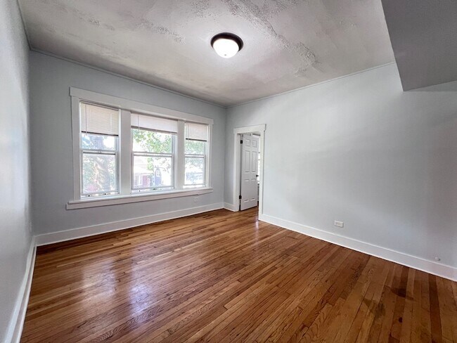 Building Photo - 2707 E 78th St