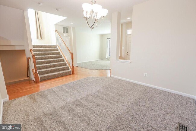 Building Photo - 23305 Hyacinth Ln