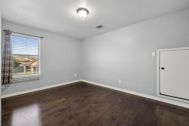 Building Photo - 2012 Santa barbara Ct