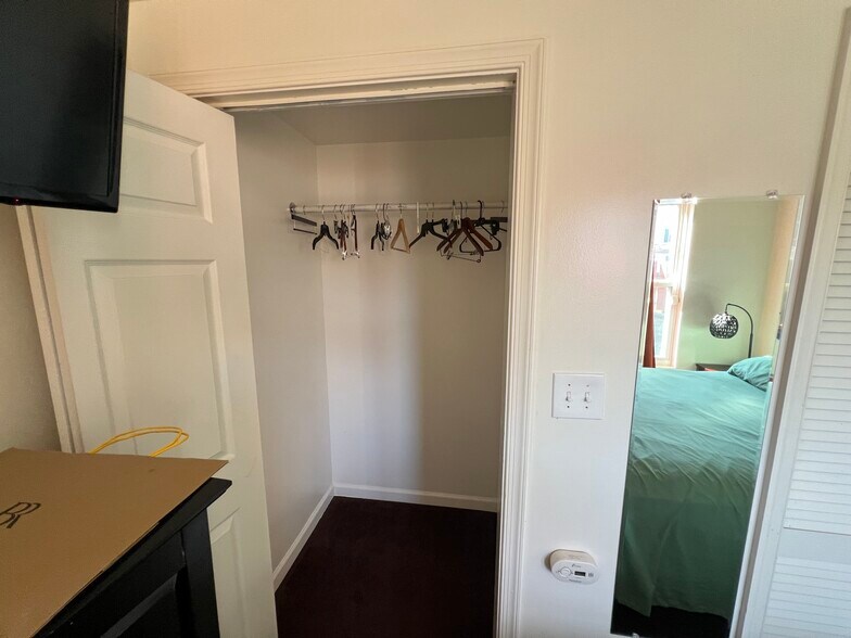 Building Photo - 4004 Cole Blvd SE