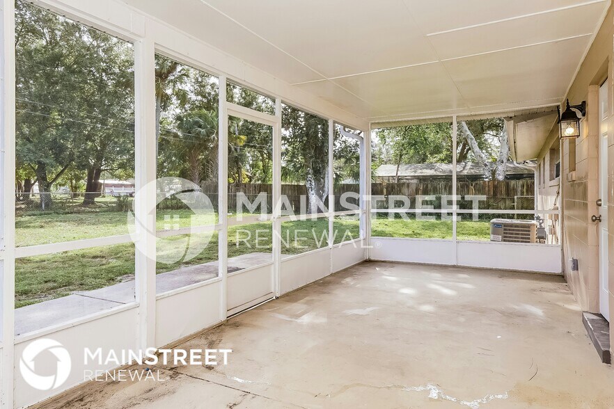 Building Photo - 1165 Sharon Dr