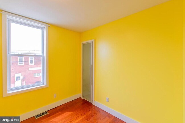 Building Photo - 152 Tree St