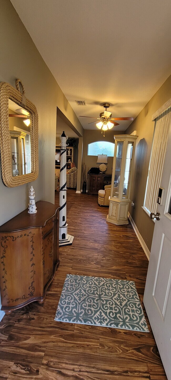 Building Photo - 1267 Mount Vernon Way