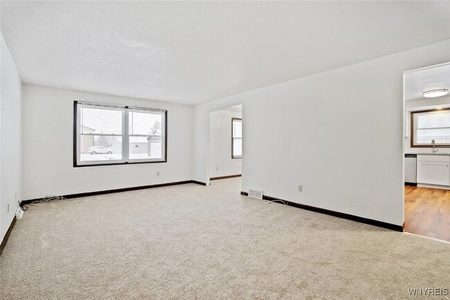 Building Photo - 301 Kaymar Dr