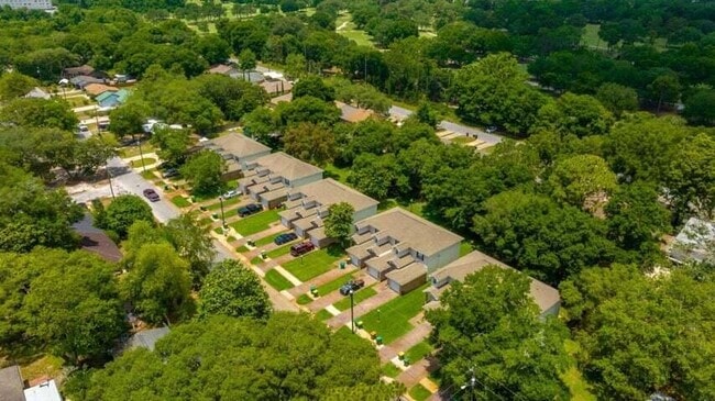 Building Photo - 422 Bear Rd