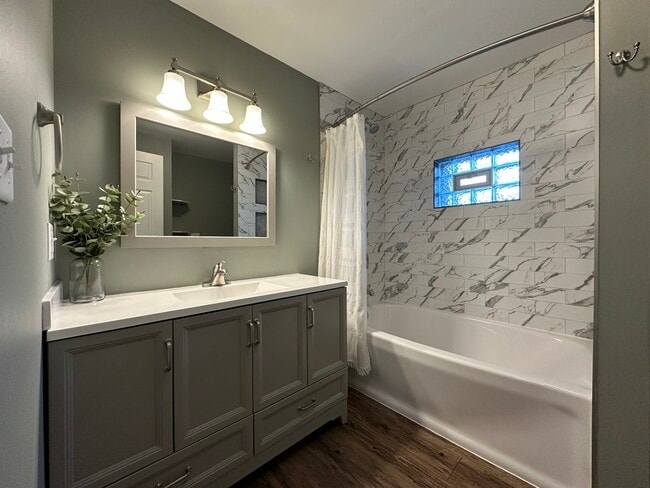 Building Photo - 15020 Ridgeway Ave