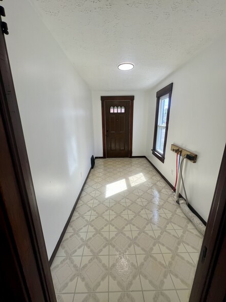 Mud Room/ Laundry Hookups - 221 Charlotte St NW