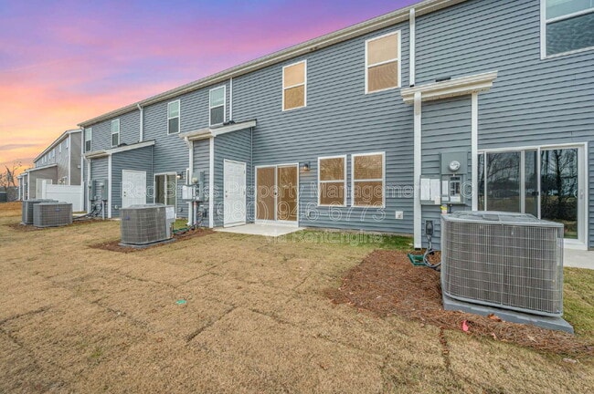 Building Photo - 8033 Hidden Spgs Trl