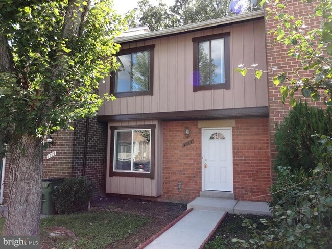 Building Photo - 2829 Cambridge Dr