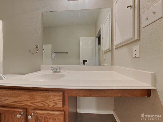 Building Photo - 13233 Evergreen Dr