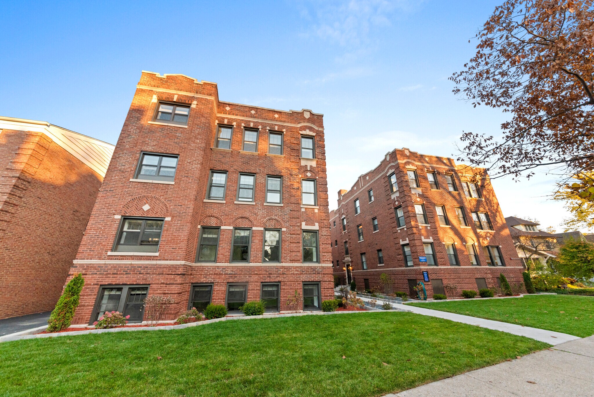 Building Photo - 1131 Oak Ave