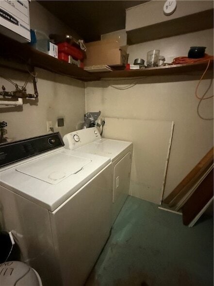 Building Photo - 825 10th Ave