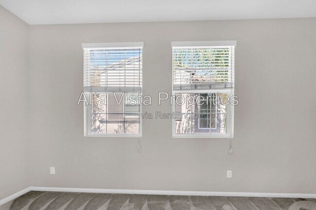 Building Photo - 2346 Sentinel Ln