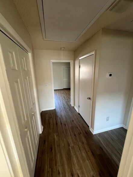 Building Photo - 6905 Cleaton Rd