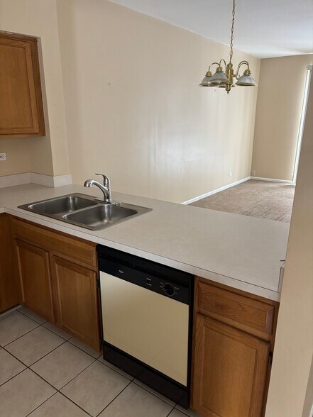 Building Photo - 129 Polaris Dr