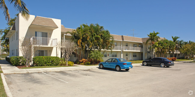 Building Photo - Vista Court Apartments