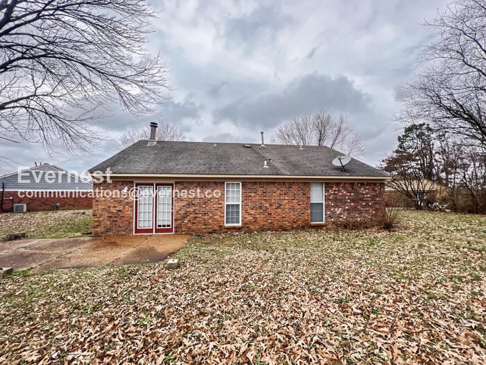 Building Photo - 6585 Fairwood Cove