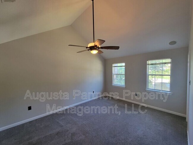 Building Photo - 157 Moss Creek Dr