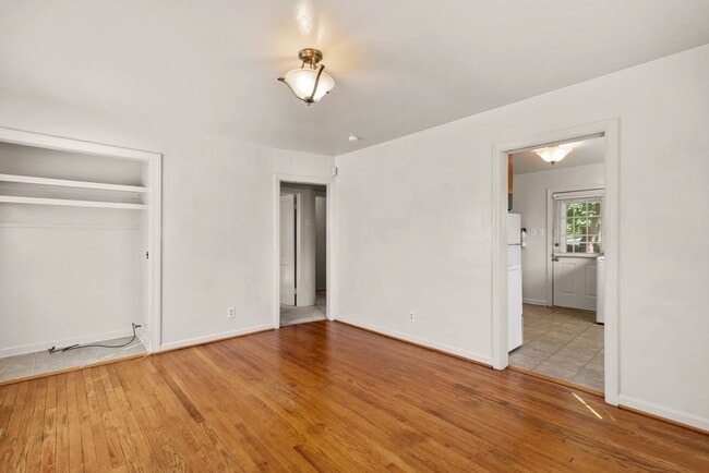 Building Photo - 3002 Woodrow St