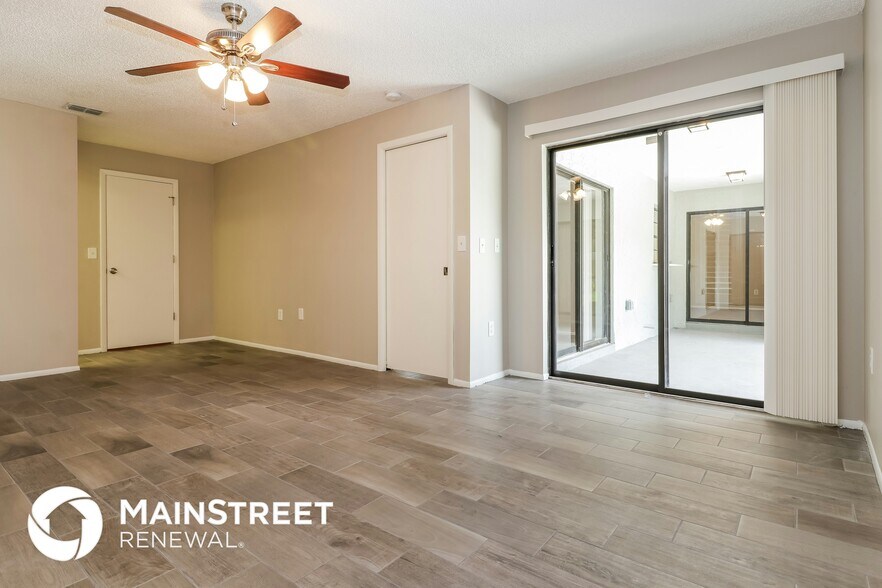 Building Photo - 5048 Brandeis Cir W