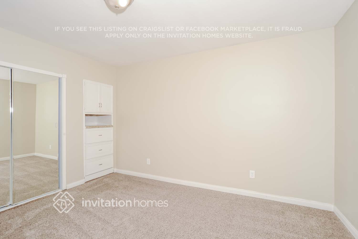 Building Photo - 8002 Crosnoe Ave