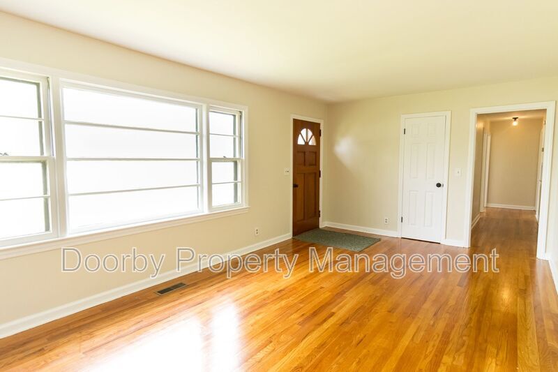 Building Photo - 116 Centro St