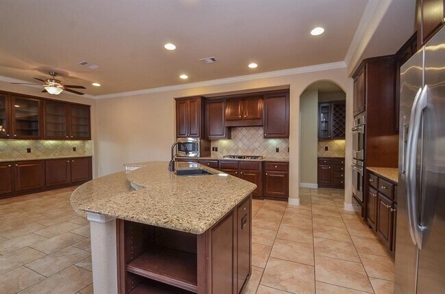 Building Photo - 510 McAllister Ave