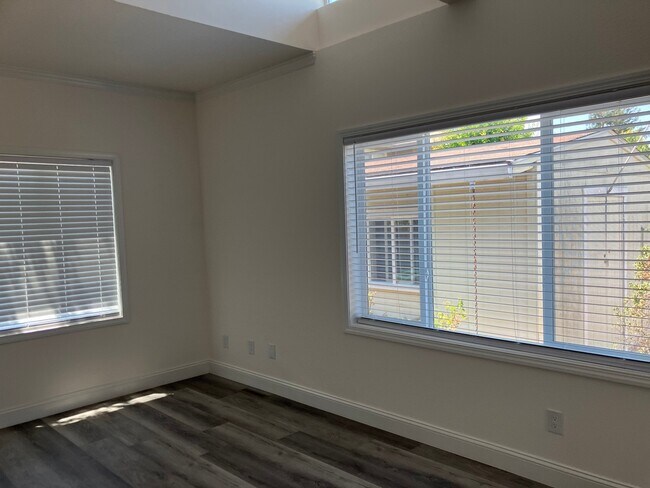 Building Photo - 140 Fairview Dr
