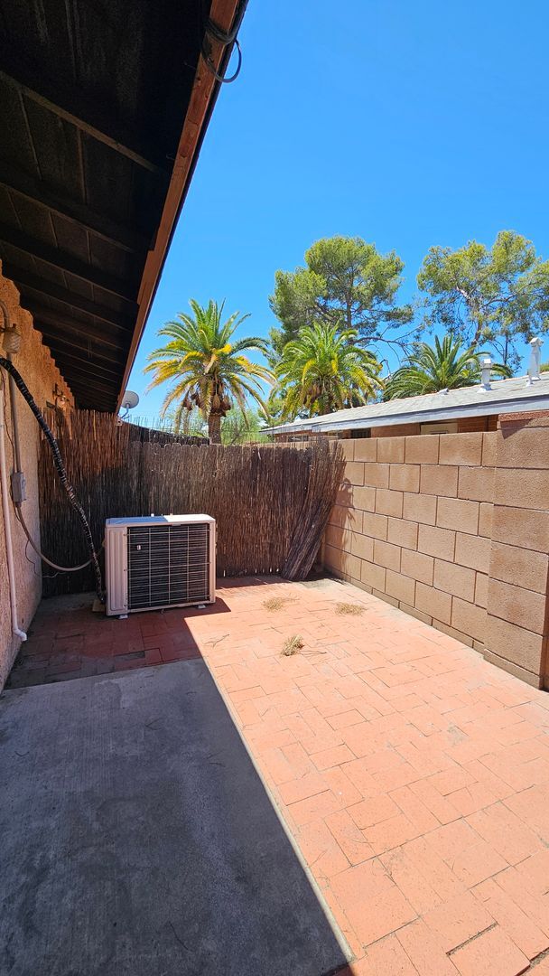 Building Photo - Winterhaven Small Apartment Community, Rem...