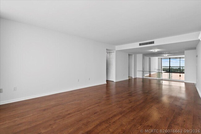 Building Photo - 5200 N Flagler Dr
