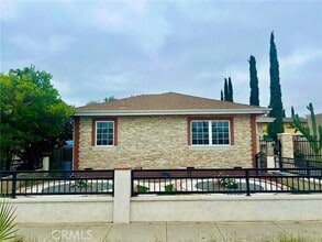 Building Photo - 236 S Tustin St