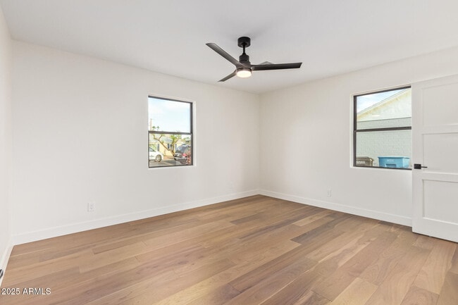 Building Photo - 9042 N 3rd Ave