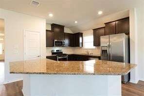 Building Photo - 716 Bluebird Way