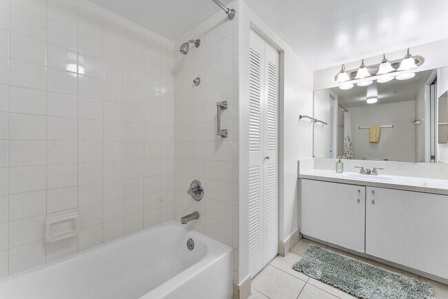 Building Photo - 3641 SW Coquina Cove Way