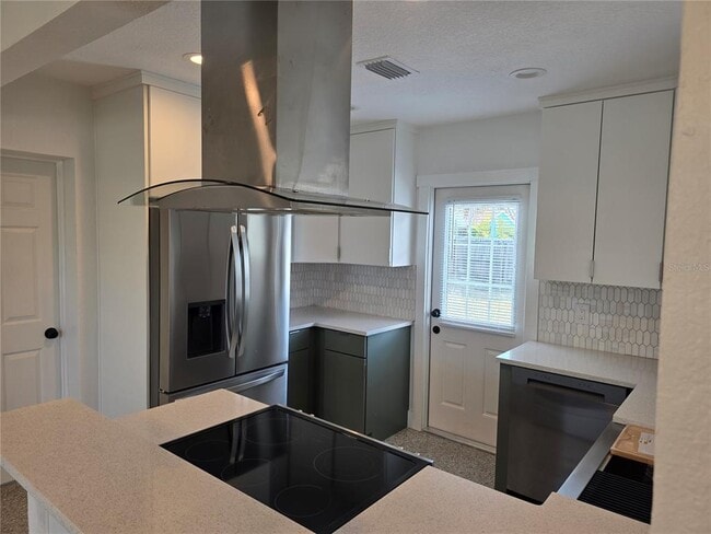 Building Photo - 430 80th Way