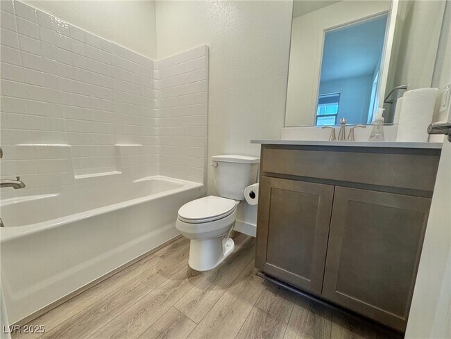 Building Photo - 1548 Little Penguin St