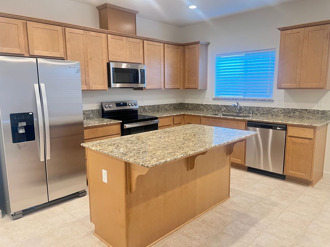 Building Photo - 741 Skyler Ct