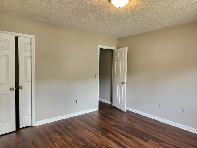 Building Photo - Richmond Place Subdivision