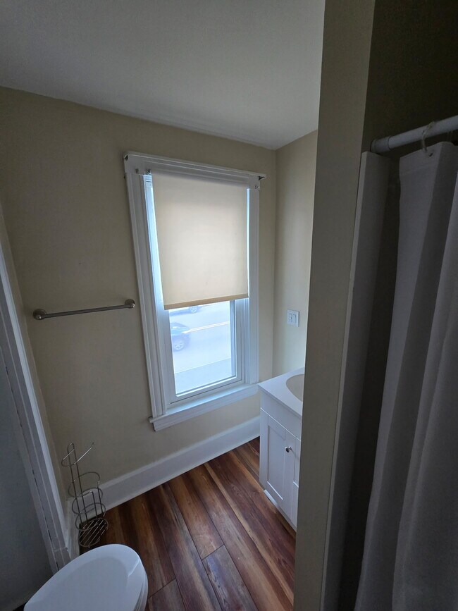 Building Photo - 145 Main St