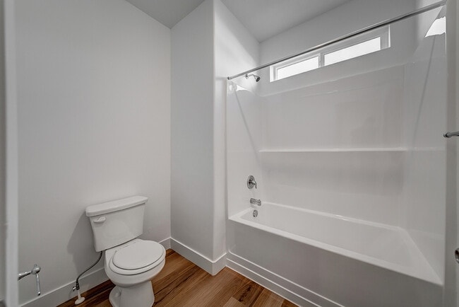 Building Photo - 665 N 380 W