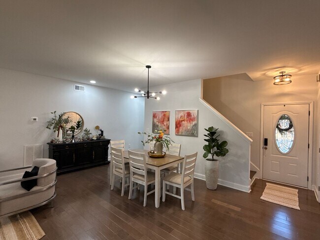 Building Photo - T.R. Lawing Realty Property